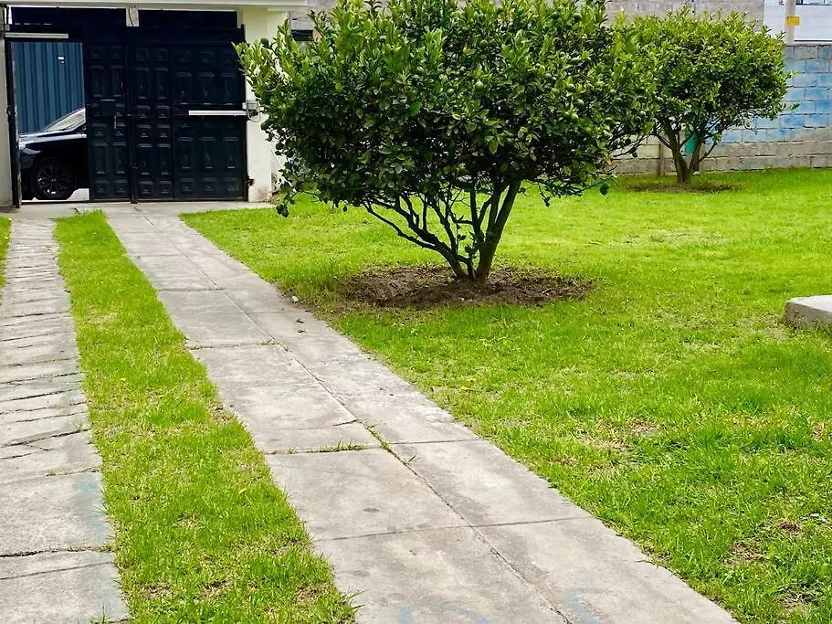 Villa Mirlo - Escondite De Lujo En Quito Ecuador