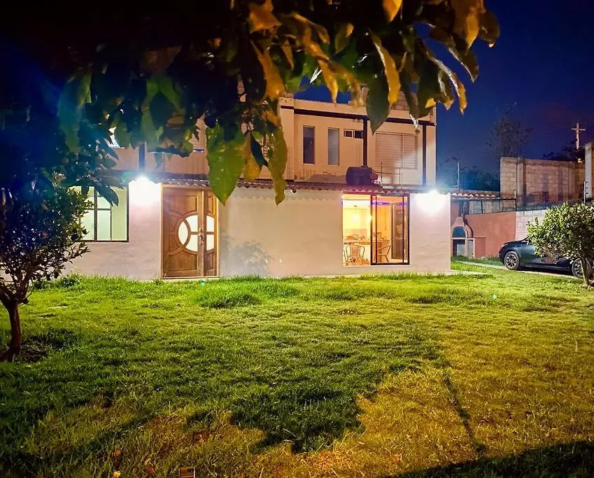 Villa Mirlo - Escondite De Lujo En קיטו
